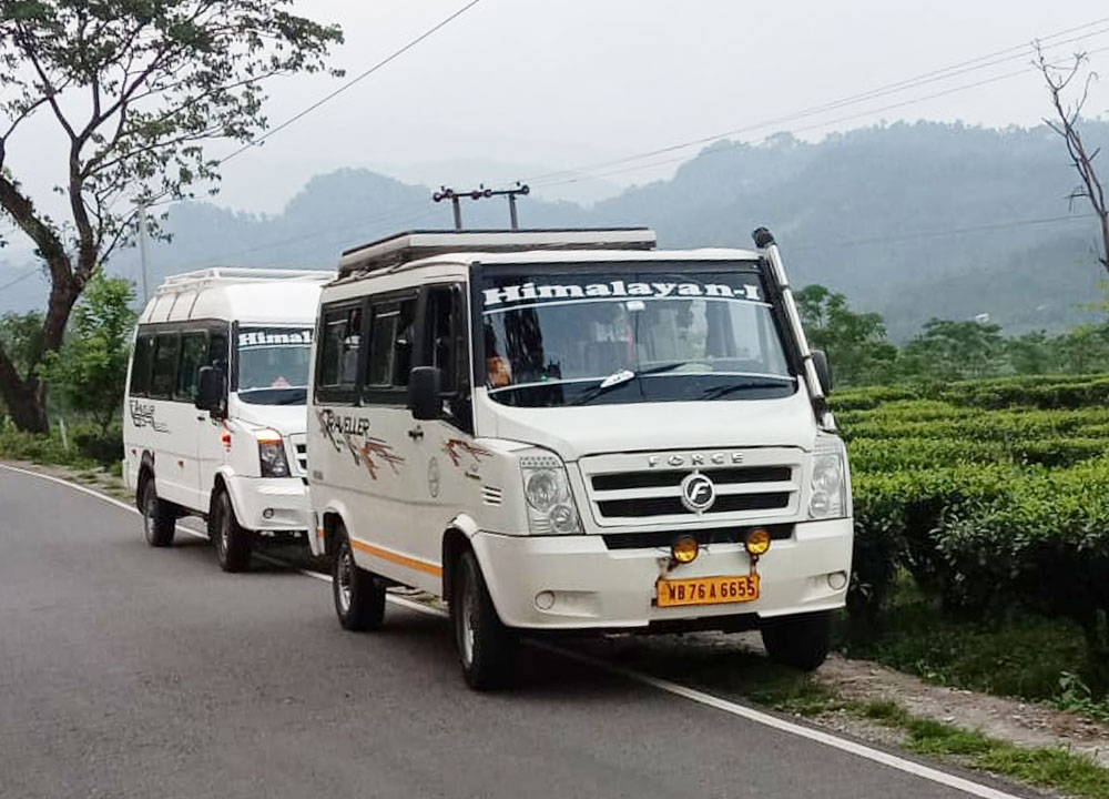 13 Seater Luxury Tempo Traveller
