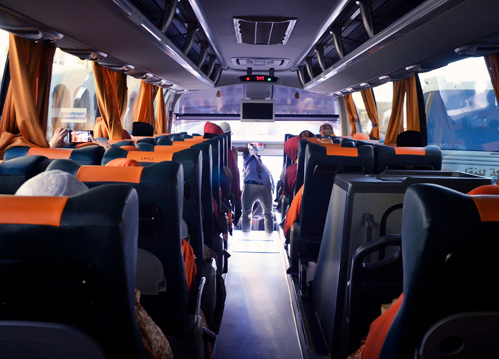 28 Seater Premium Bus